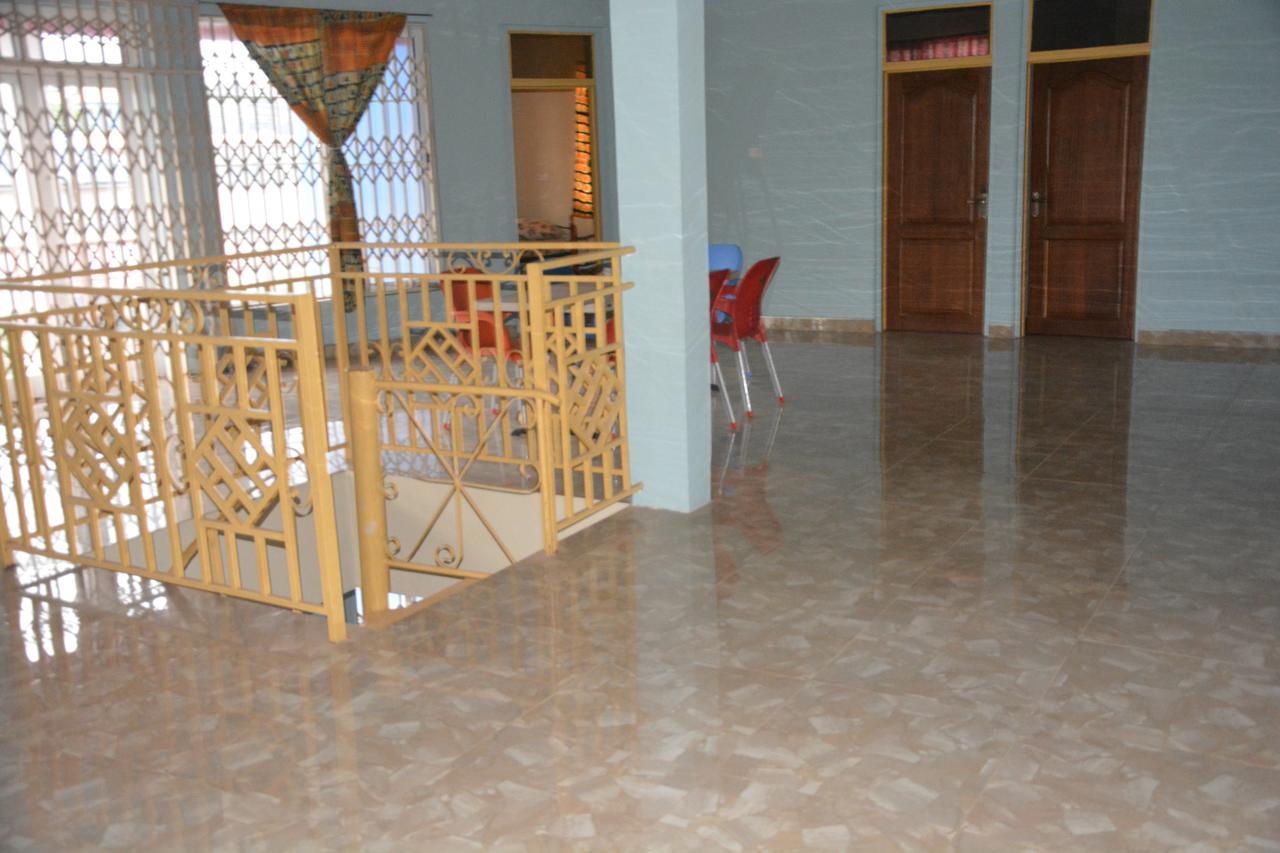 The Accra Backpackers Hostel Экстерьер фото