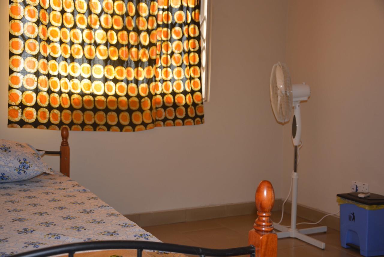 The Accra Backpackers Hostel Экстерьер фото