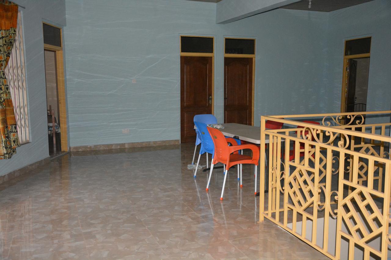 The Accra Backpackers Hostel Экстерьер фото
