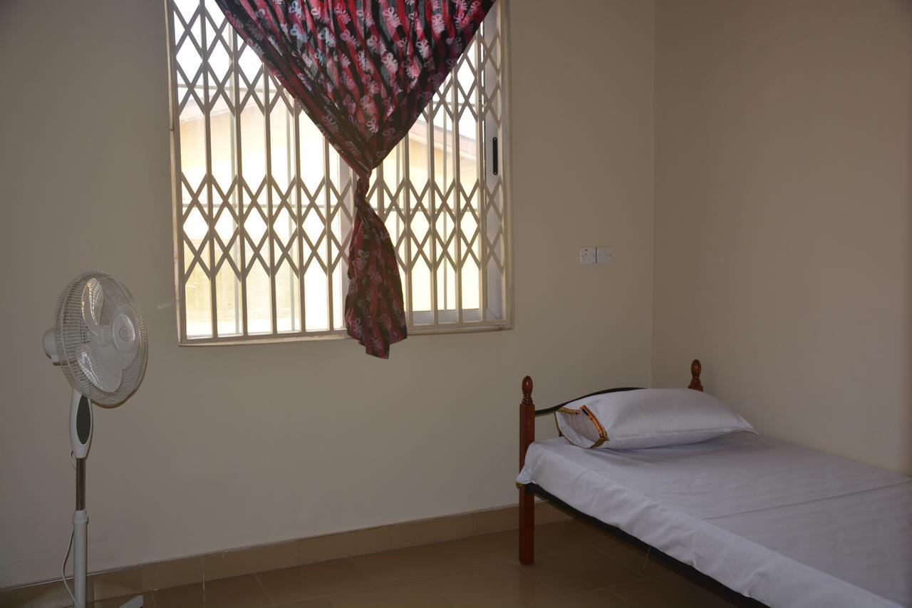 The Accra Backpackers Hostel Экстерьер фото